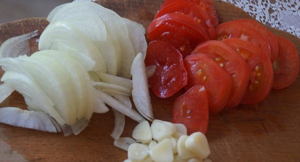 Горбуша в духовке с помидорами и сыром: рецепт с фото пошагово