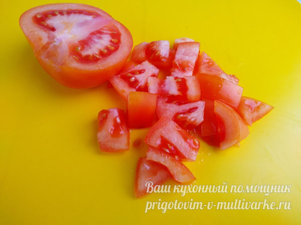 помидор нарезать кубиками