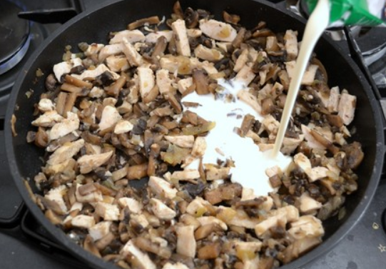 Жульен с курицей и грибами в духовке — классические пошаговые рецепты приготовления