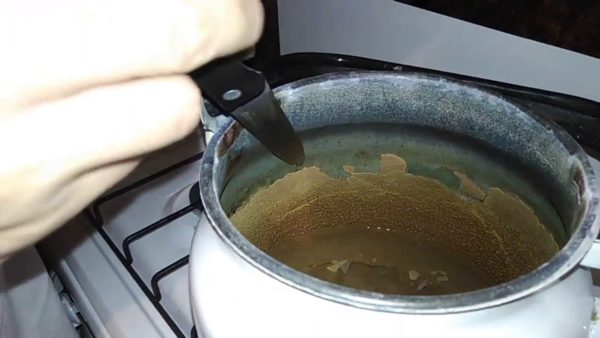 Как очищать чайник от накипи лимонной кислотой