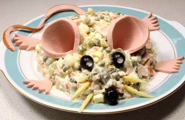 Простые и вкусные салаты в виде Крысы на Новый год 2023