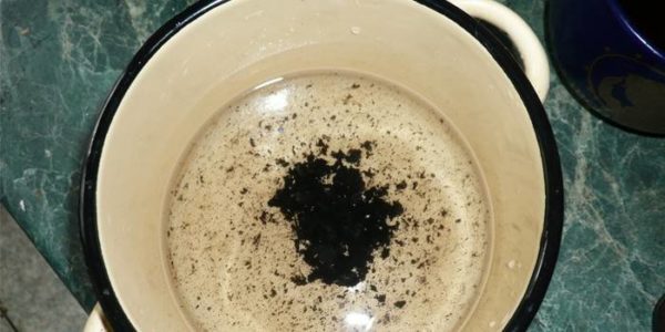 Как отчищать пригоревшее дно у эмалированной кастрюли